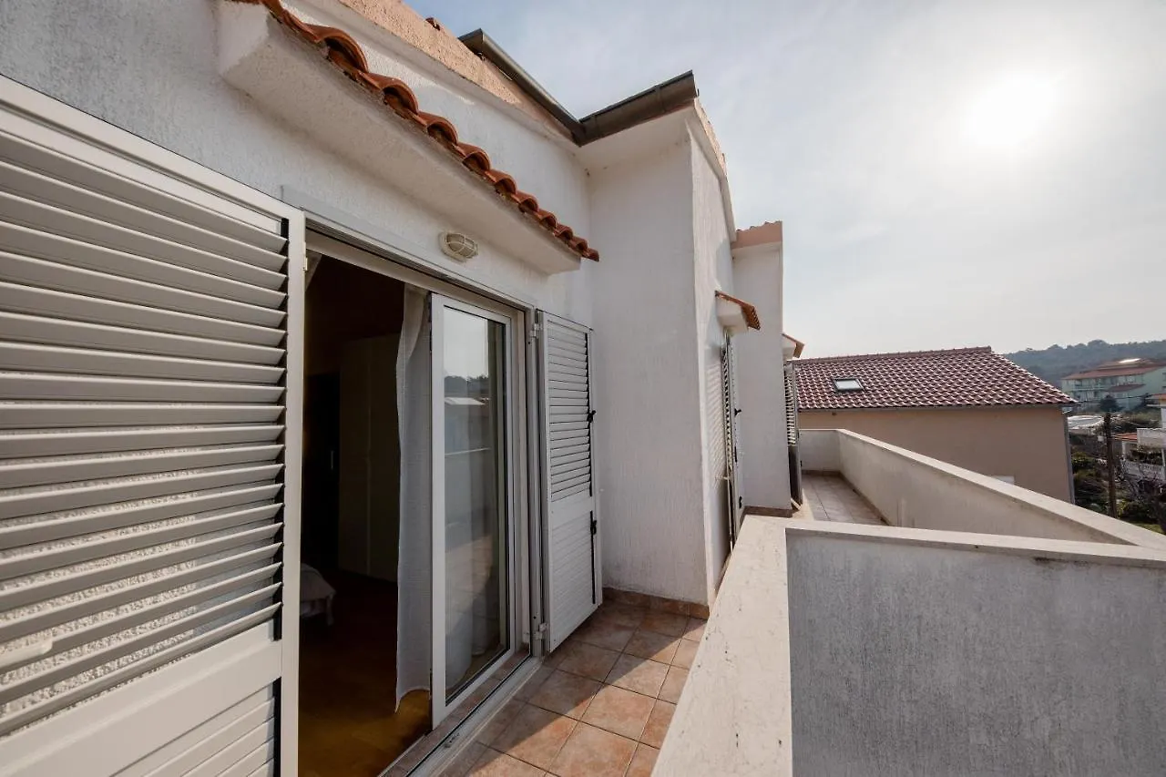 Nikolina Rab Apartments راب 0*,