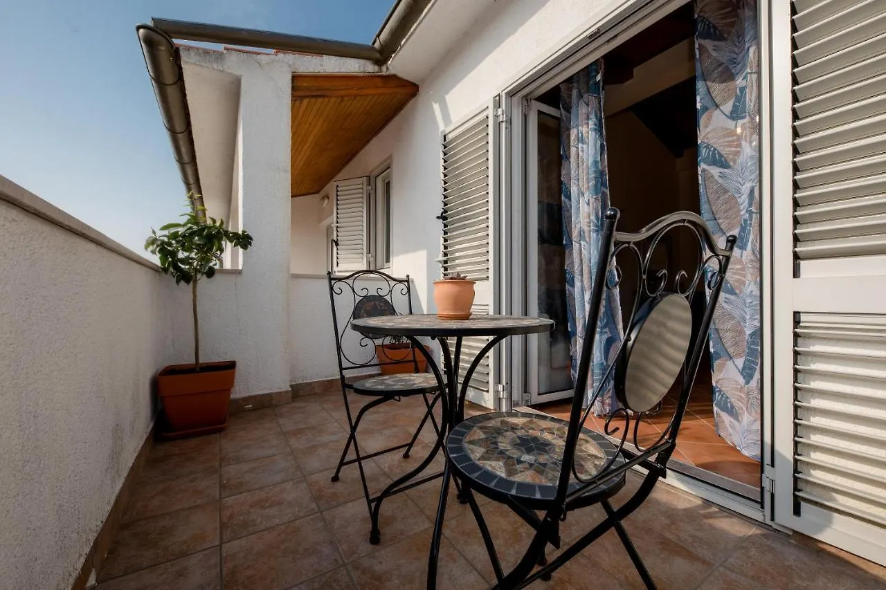 Nikolina Rab Apartments راب