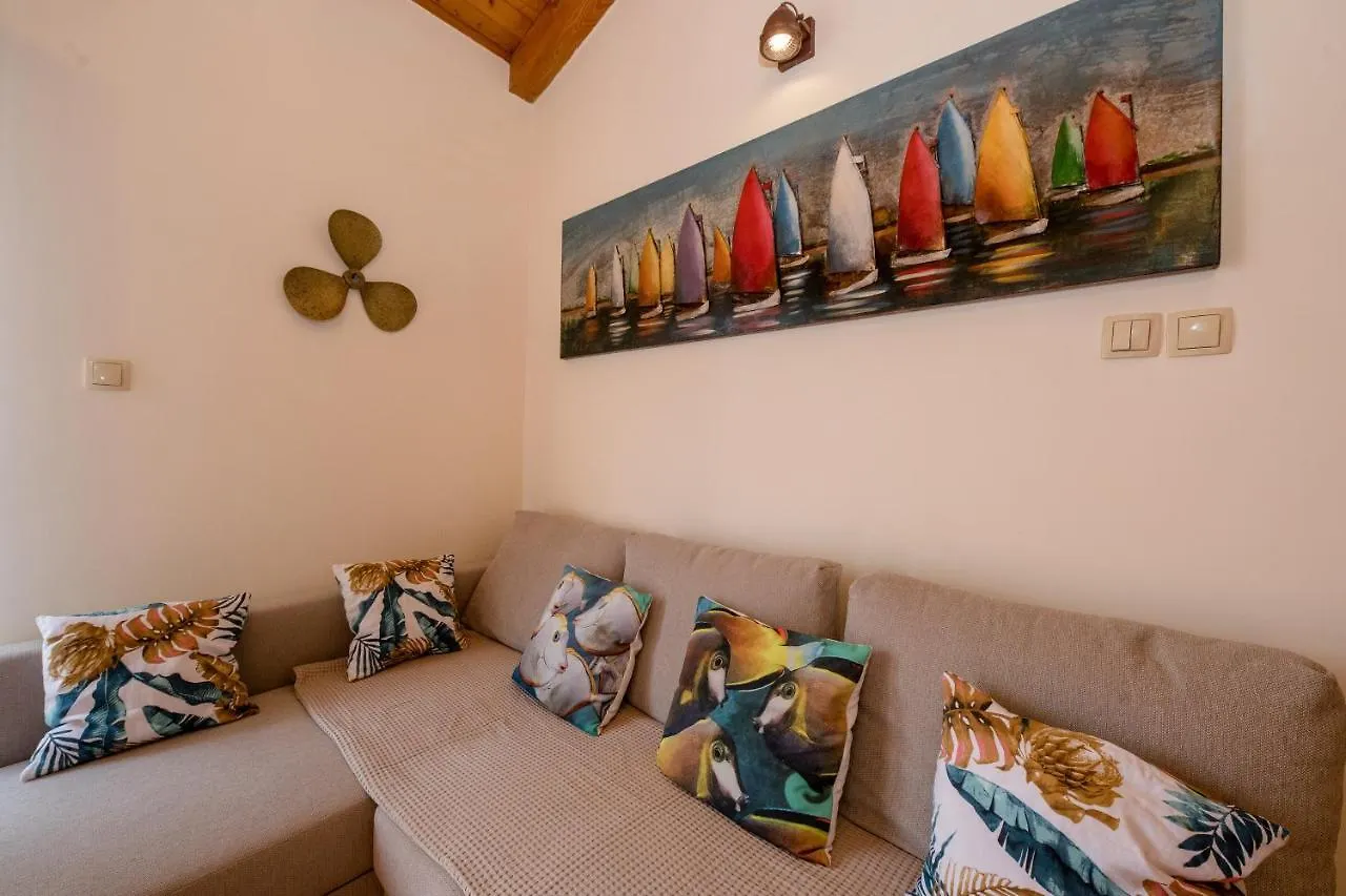 Nikolina Rab Apartments راب